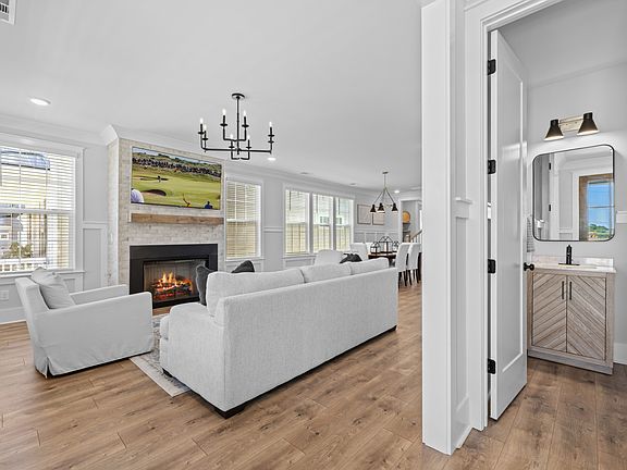 4th image of 1043 Braidwood Ln