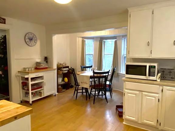 Dining area in kitchen
