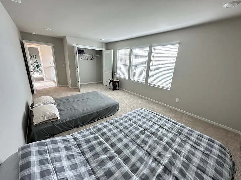 2406 Hyde Ct NE — Photo 28