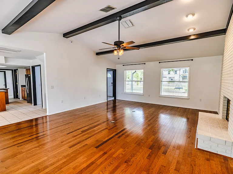 2119 Shady Oaks Dr — Photo 41