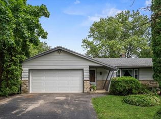 W235N6442 Outer Circle Dr, Sussex, WI 53089