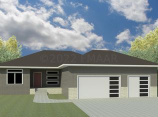 7427 Claire Dr S, Fargo, ND 58104