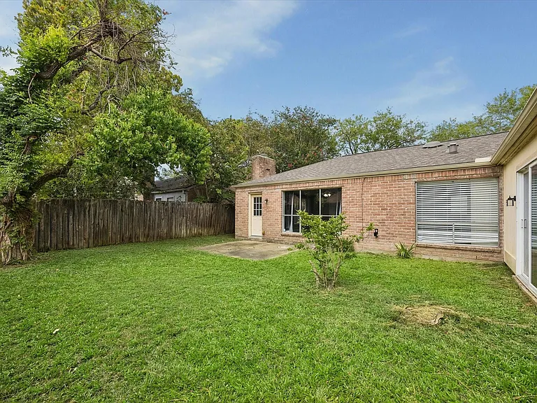 2110 Gray Falls Dr — Photo 25