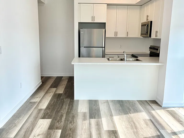 460 Dundas St E #602 — Photo 7