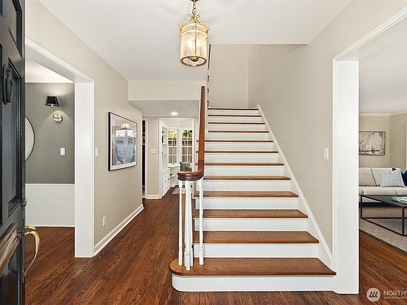 5th image of 818 E Edgar Street