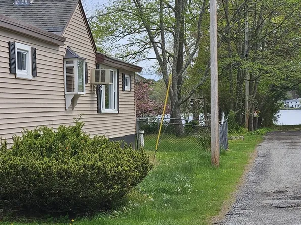 2 Hedgeway St #1, Ayer, MA 01432