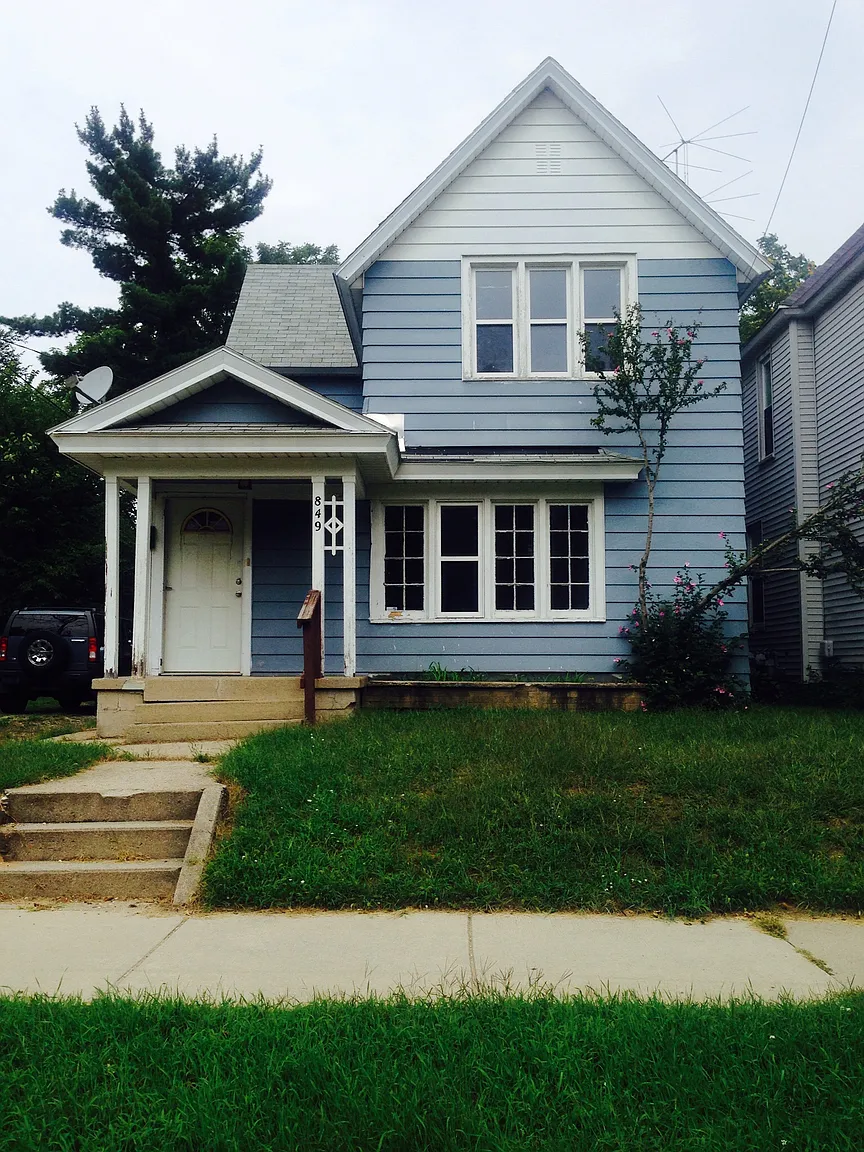 849 Alexander St SE photo 1