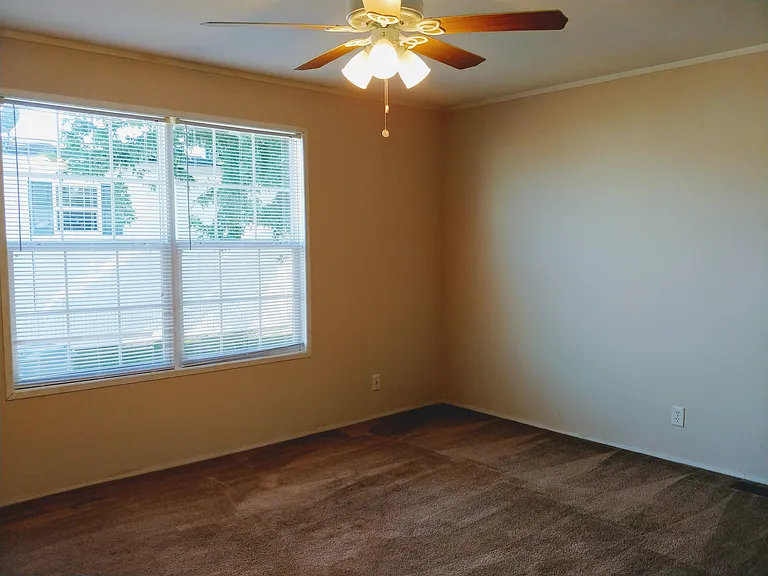 3951 Bentwood Cir W — Photo 26