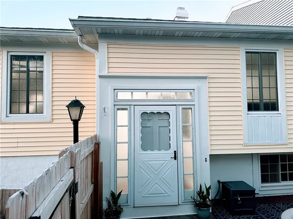 93 Greenway Blvd, Churchville, NY 14428