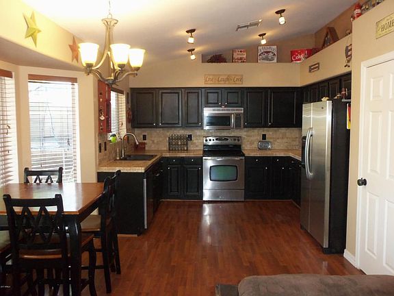 2nd image of 921 S Canal Dr