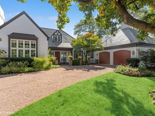 703 Burr Ridge Clb, Burr Ridge, IL 60527