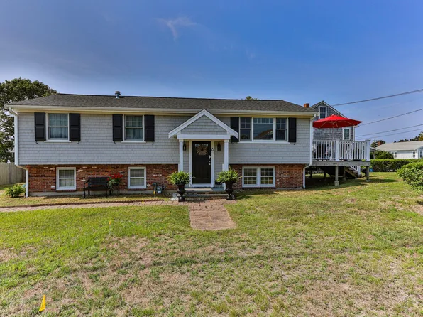 61 Broadway, West Yarmouth, MA 02673