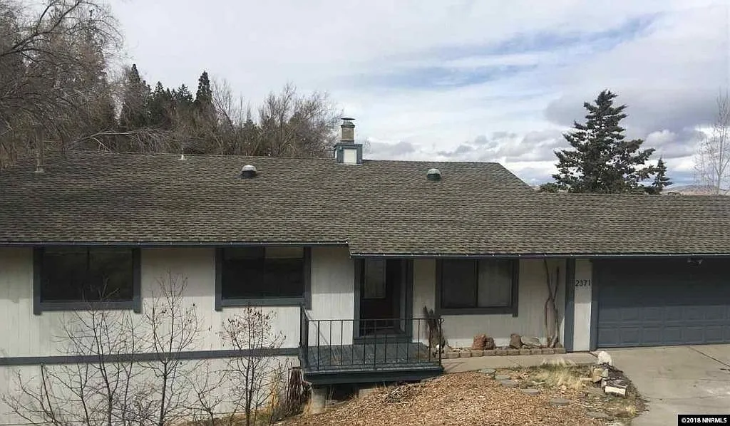 2371 Camelot Way photo 1