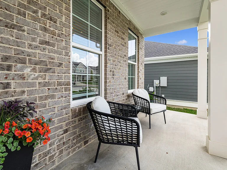 7560 Maggie Dr — Photo 4