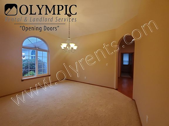 3rd image of 214 Havencrest Ct SE