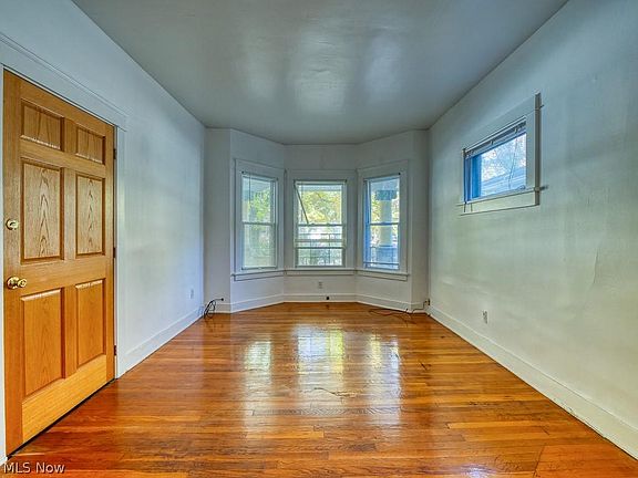 5th image of 6911 Franklin Blvd