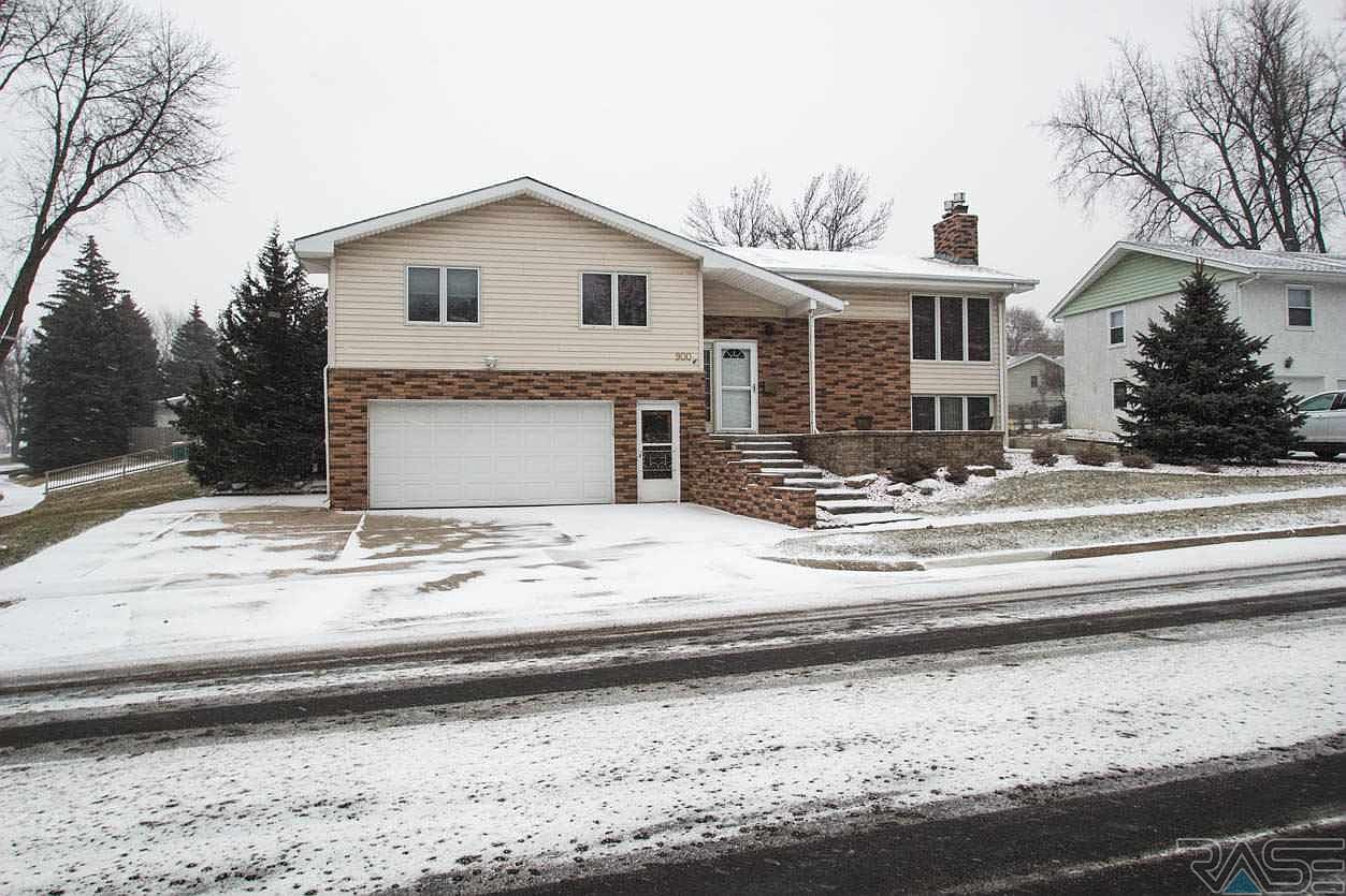 900 S Bahnson Ave, Sioux Falls, SD 57103 Zillow