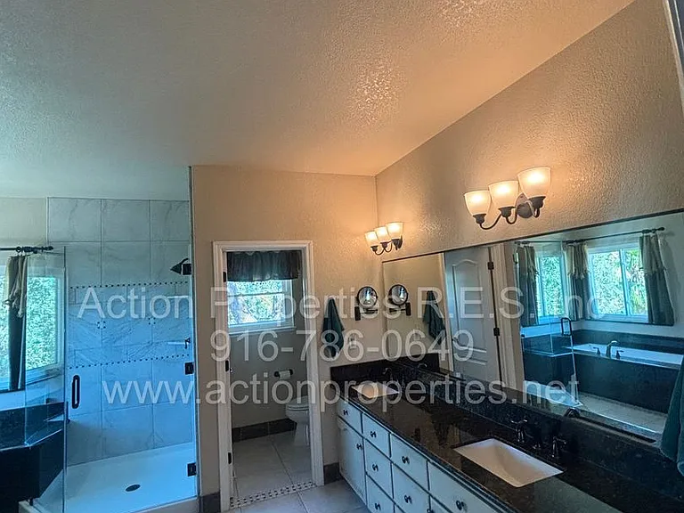 4726 Abbey Hl — Photo 40