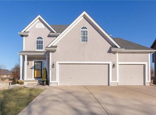 1113 Brookwood Dr, Kearney, MO 64060