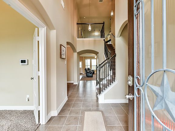 4th image of 2575 Riverway Dr