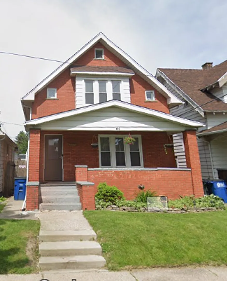 268 Plymouth St photo 1