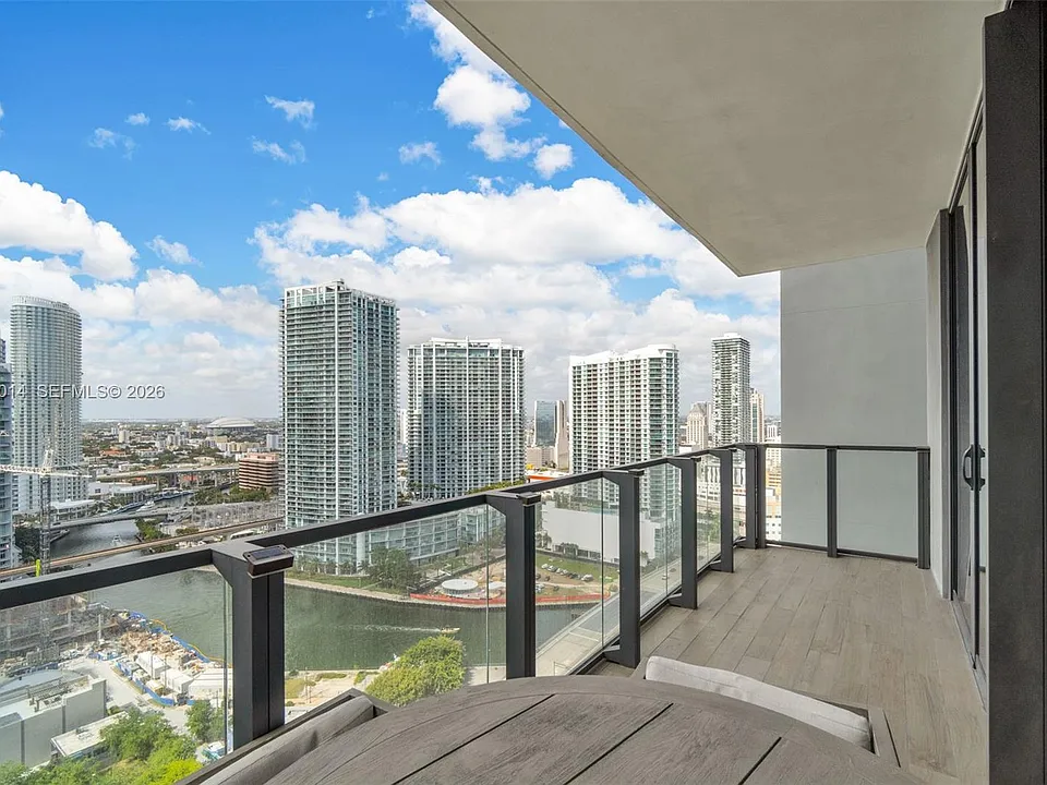 68 SE 6th St #2406
