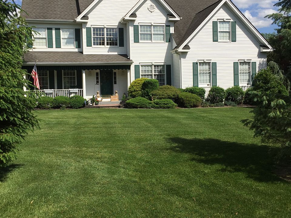 Private cul-de-sac / 4 homes