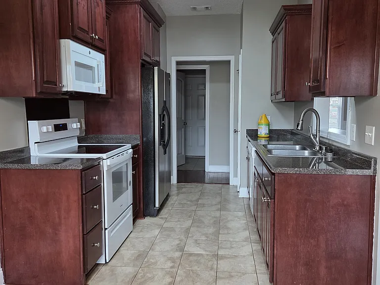 132 Bulloch Ct — Photo 8