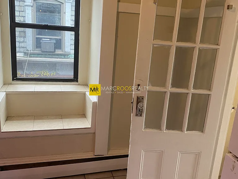 Harvard St — Photo 6