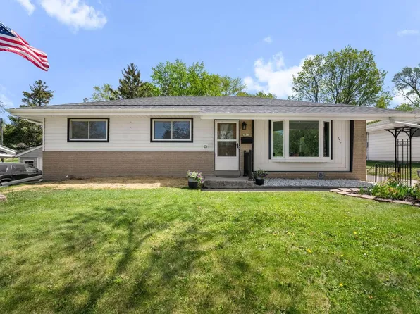 1447 S Grand AVENUE, Waukesha, WI 53189
