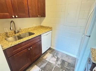 1820 E St #1, Lincoln, NE 68508
