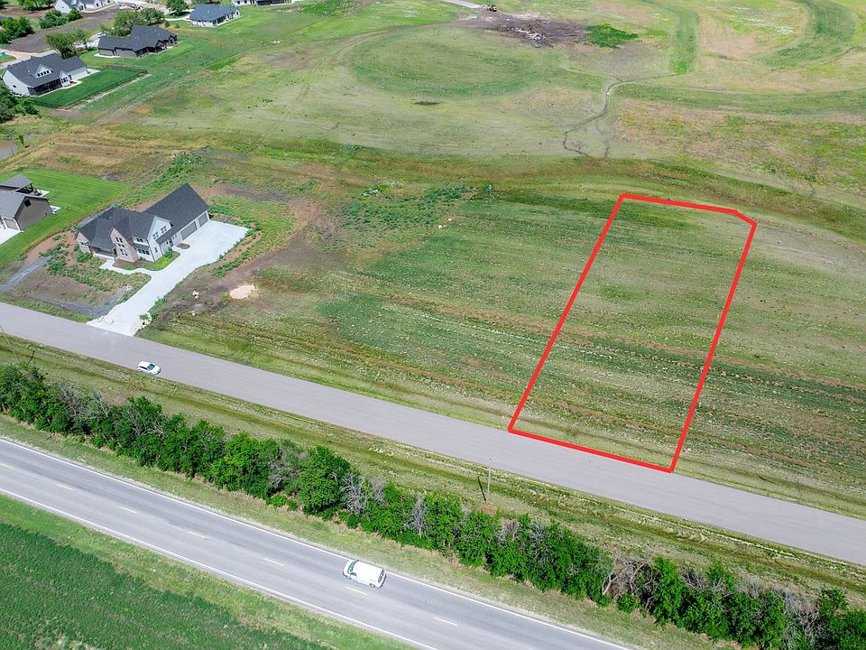 1st image of 16735 W Hickory Cir