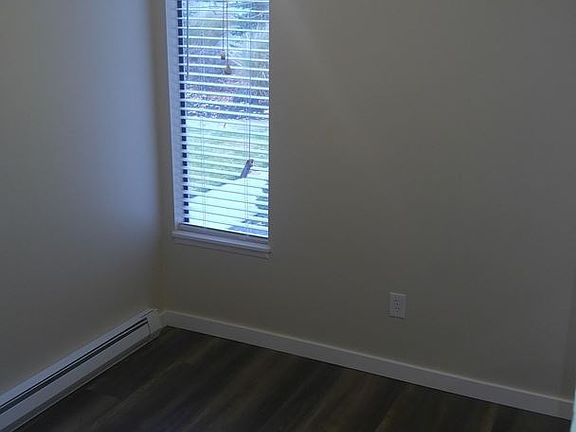 3rd image of 427 W Bellwood Dr APT 1
