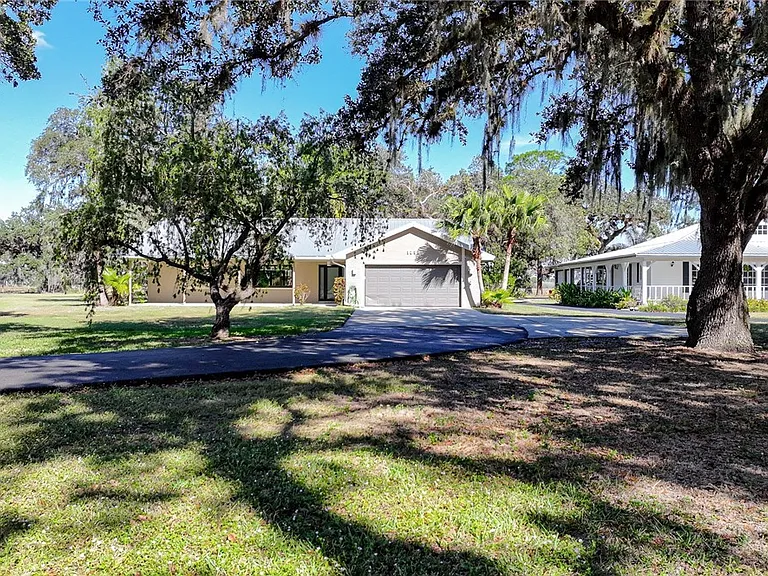 1250 Riverbend Dr — Photo 23
