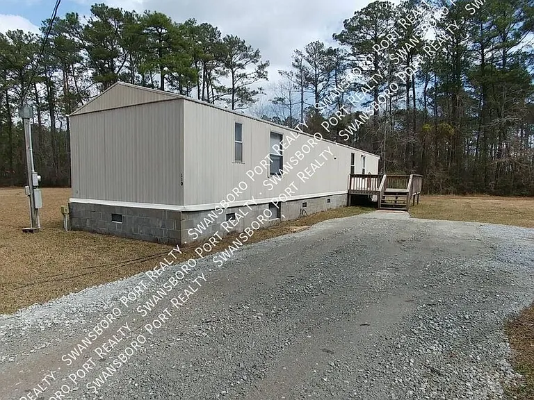 110 Poston Dr — Photo 2