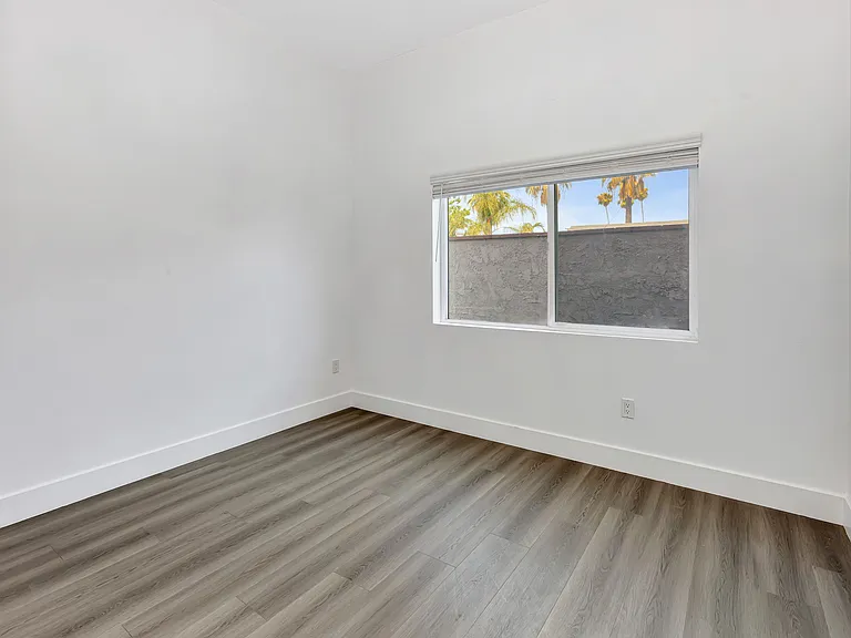 1115 Broadmoor Ave #3 — Photo 7