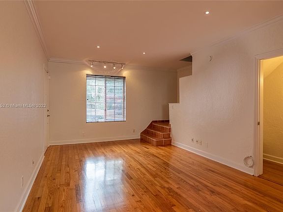 4th image of 15 Madeira Ave APT 9
