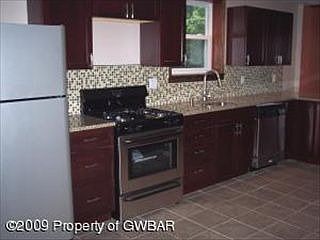 2nd image of 82 River St