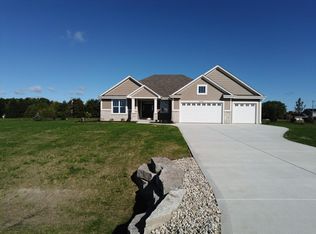 N91W27790 N Red Fox Run, Pewaukee, WI 53072