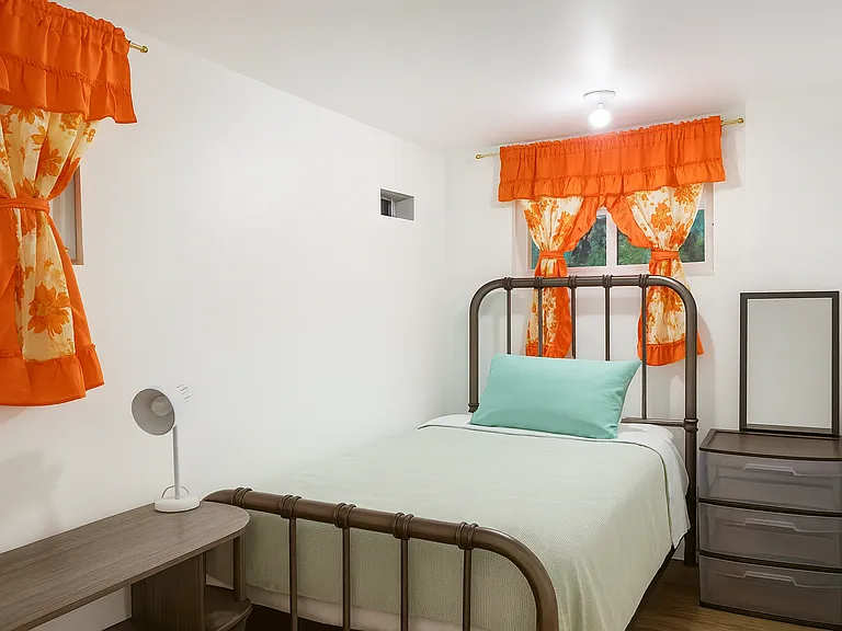 Bedroom A: $820 Private room with Single sized bed