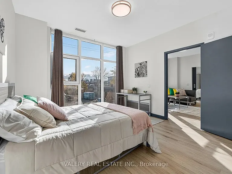 308 King St N #616 — Photo 8