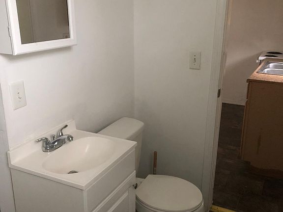 4th image of 1400 E 5th St #1