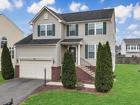 3rd image of 1694 Winterwood Ct