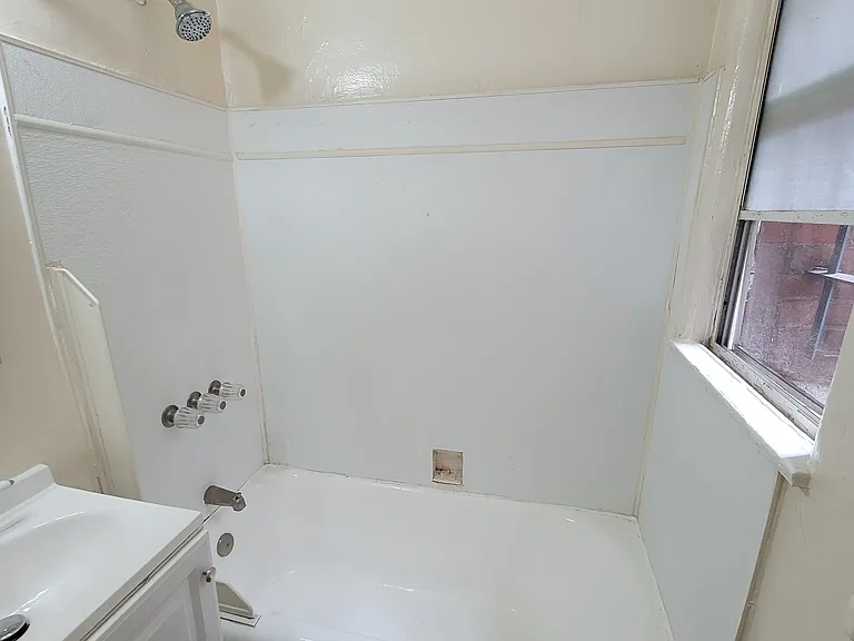 657 Cochran — Photo 22