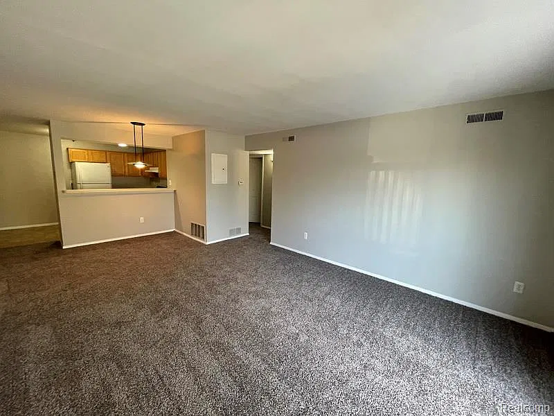 2 bed, 1.0 bath, 864 sqft, $1,195 — Photo 3