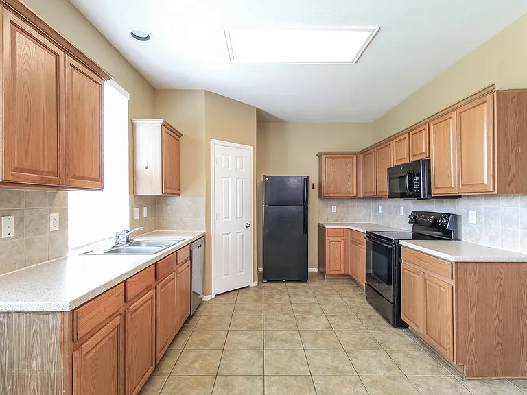 3029 Gettysburg Ln — Photo 6