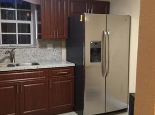 725 NW 176th Ter, Miami Gardens, FL 33169