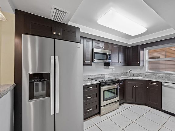 2nd image of 725 N RIVERSIDE Drive #203