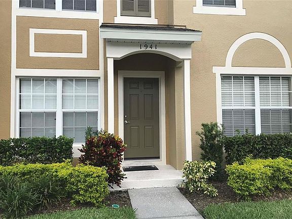 2nd image of 1941 Stockton Dr