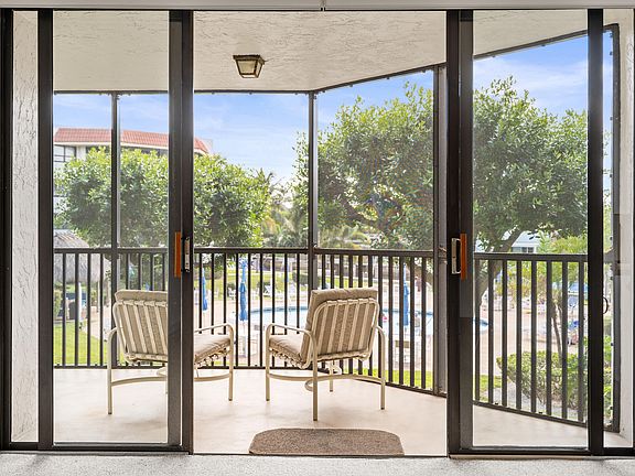 3rd image of 800 Jeffery Street #208